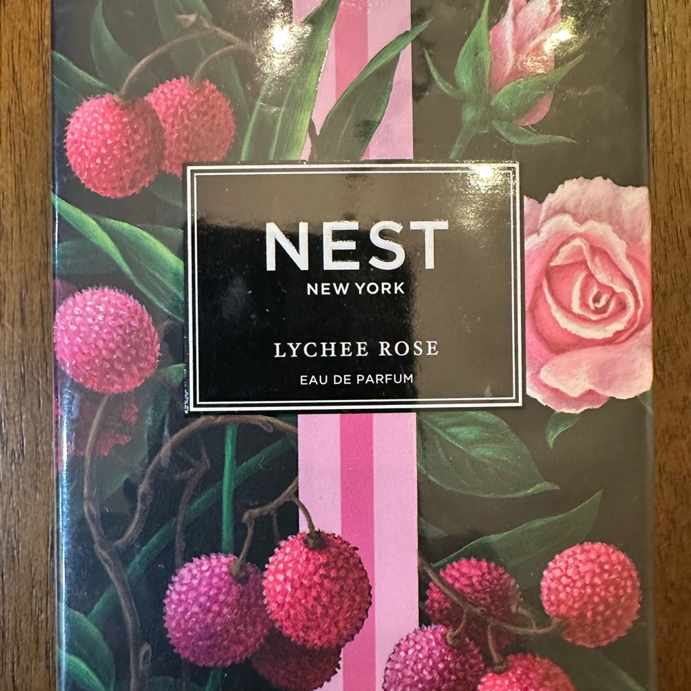 NEST Fragrances Lychee Rose Perfume with Pink and Green Accents